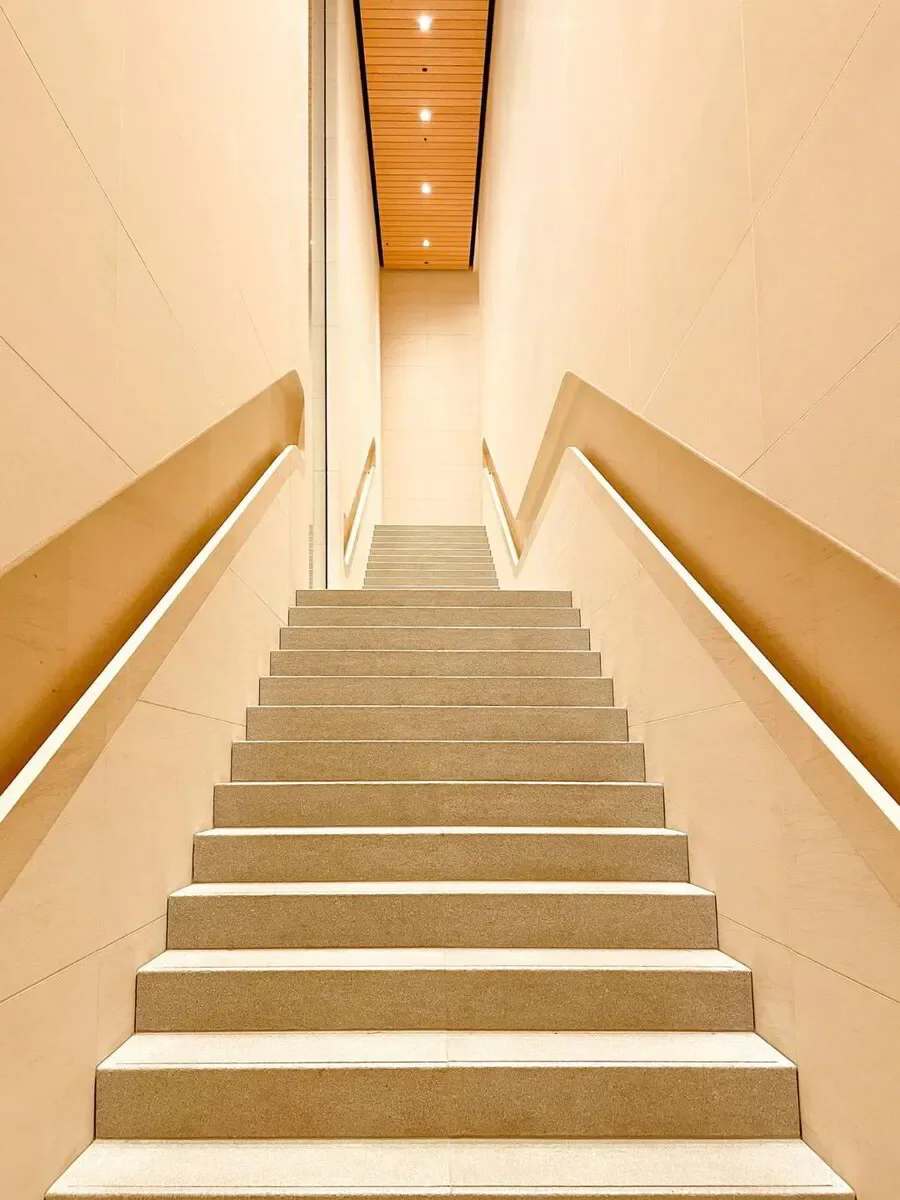 Straight Stairs with a Central Landing