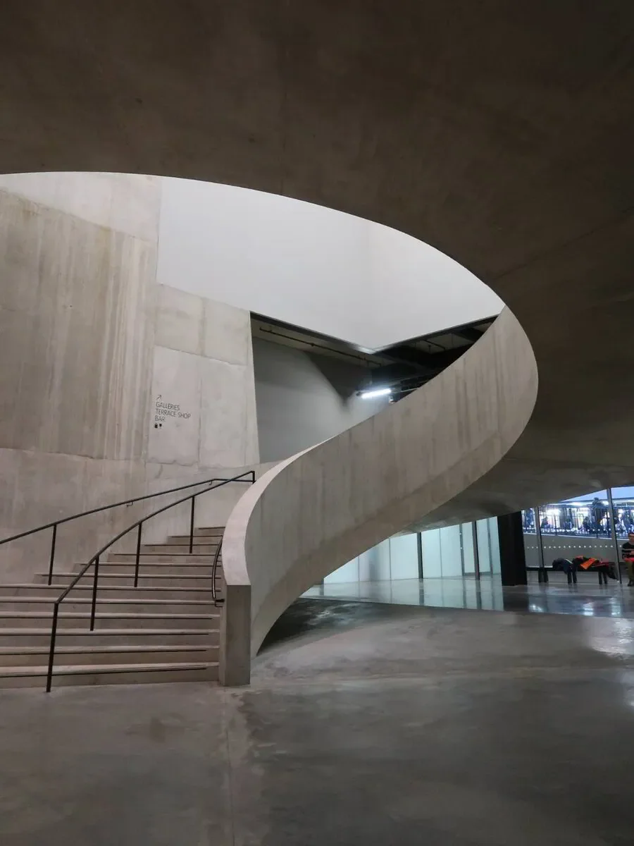 curved staircase